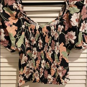 WHO WHAT WEAR Linen Floral Fitted Top